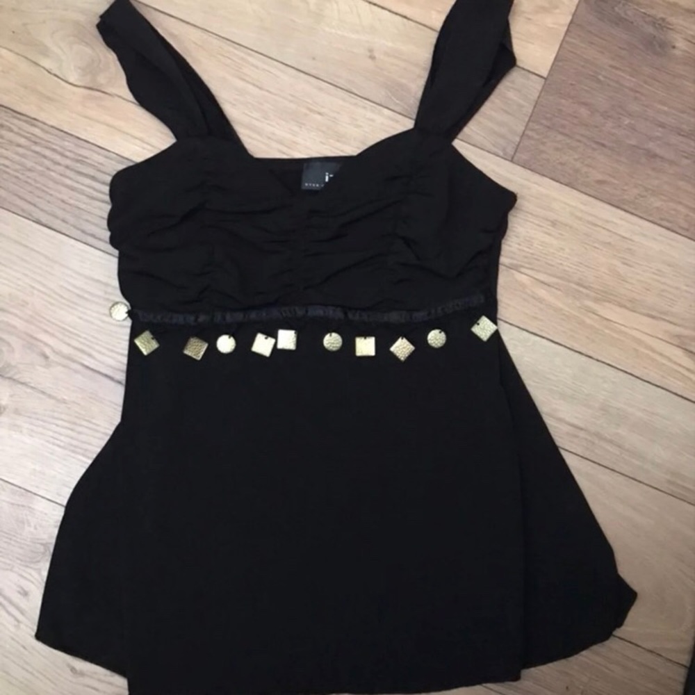 Black shirt